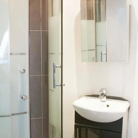 Bright Studio In The Heart Of Montmartre *